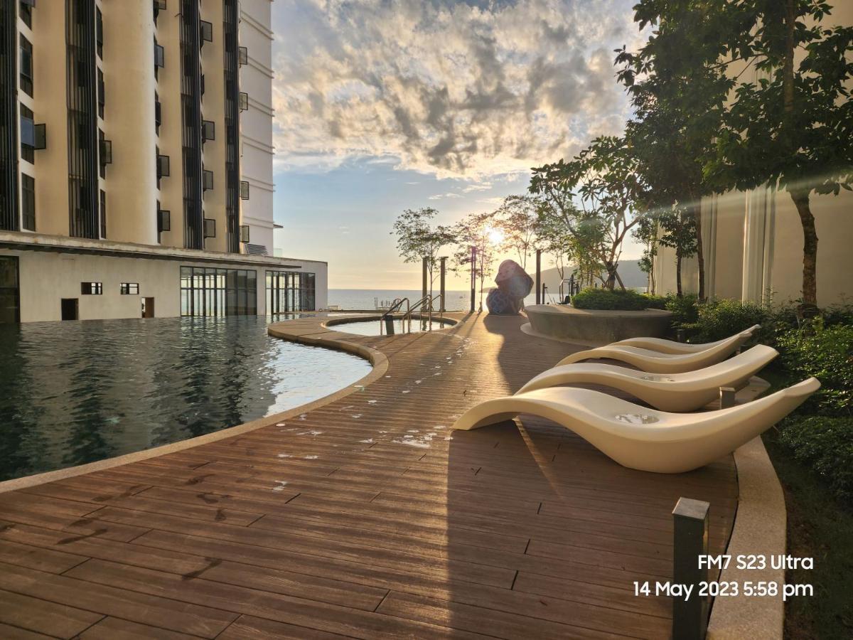 Seaview Luxury Suites At The Shore Kota Kinabalu Exterior foto